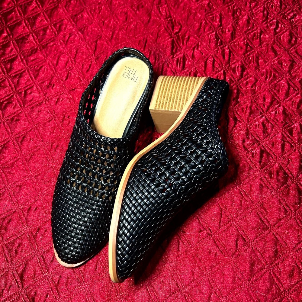 Time And Tru Women’s Woven Heeled Mules